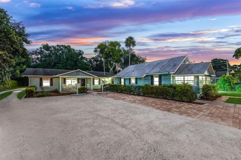 Propiedad comercial en alquiler en Mount Dora, Florida, 105.63 m2 № 1901194 - foto 3