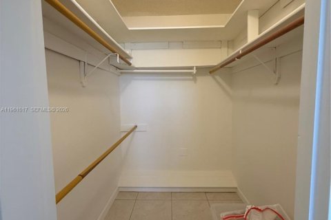 Купить кондоминиум в Санрайз, Флорида 1 спальня, 59.46м2, № 2091089 - фото 25