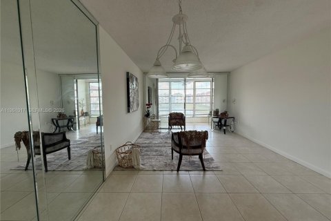 Купить кондоминиум в Санрайз, Флорида 1 спальня, 59.46м2, № 2091089 - фото 13