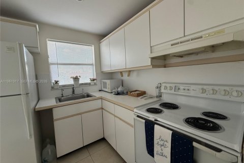 Купить кондоминиум в Санрайз, Флорида 1 спальня, 59.46м2, № 2091089 - фото 4