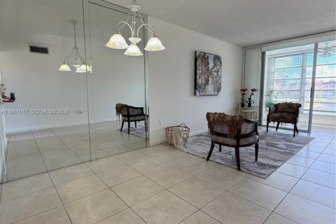 Купить кондоминиум в Санрайз, Флорида 1 спальня, 59.46м2, № 2091089 - фото 15