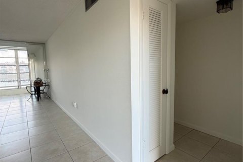 Купить кондоминиум в Санрайз, Флорида 1 спальня, 59.46м2, № 2091089 - фото 14