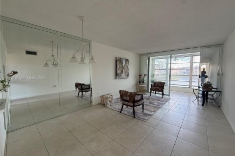 Купить кондоминиум в Санрайз, Флорида 1 спальня, 59.46м2, № 2091089 - фото 12