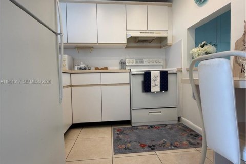 Купить кондоминиум в Санрайз, Флорида 1 спальня, 59.46м2, № 2091089 - фото 2