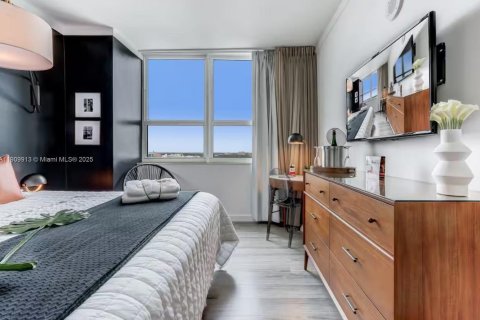 Condominio en venta en Miami, Florida, 1 dormitorio, 63.08 m2 № 1967133 - foto 10