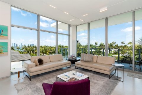 Снять в аренду кондоминиум в Майами-Бич, Флорида 3 спальни, 181.35м2, № 1957987 - фото 9