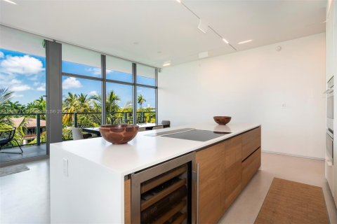 Снять в аренду кондоминиум в Майами-Бич, Флорида 3 спальни, 181.35м2, № 1957987 - фото 21