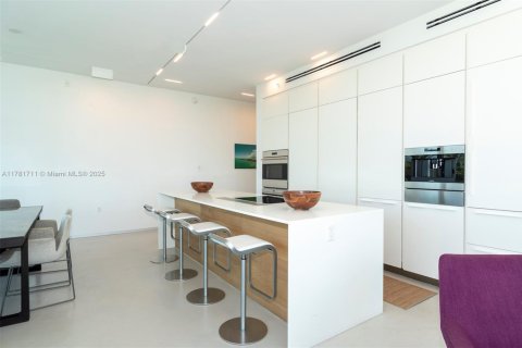 Снять в аренду кондоминиум в Майами-Бич, Флорида 3 спальни, 181.35м2, № 1957987 - фото 13