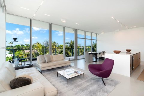 Снять в аренду кондоминиум в Майами-Бич, Флорида 3 спальни, 181.35м2, № 1957987 - фото 20