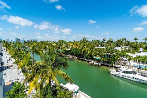 Снять в аренду кондоминиум в Майами-Бич, Флорида 3 спальни, 181.35м2, № 1957987 - фото 3