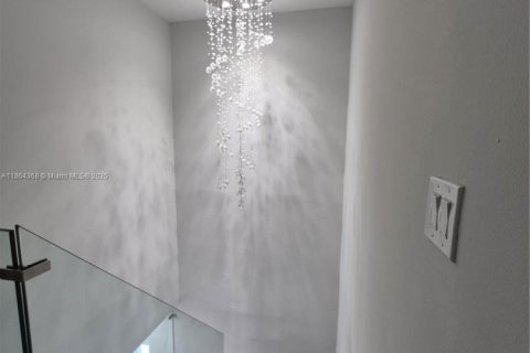 Casa en venta en Pembroke Pines, Florida, 3 dormitorios № 1897409 - foto 8