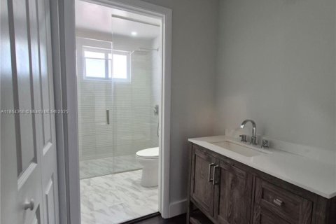 Casa en venta en Pembroke Pines, Florida, 3 dormitorios № 1897409 - foto 14