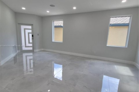 Casa en venta en Pembroke Pines, Florida, 3 dormitorios № 1897409 - foto 21