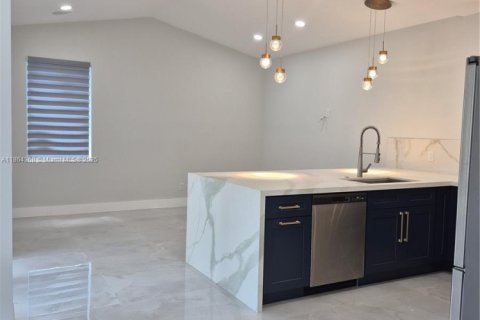 Casa en venta en Pembroke Pines, Florida, 3 dormitorios № 1897409 - foto 25