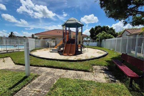 Casa en venta en Pembroke Pines, Florida, 3 dormitorios № 1897409 - foto 19