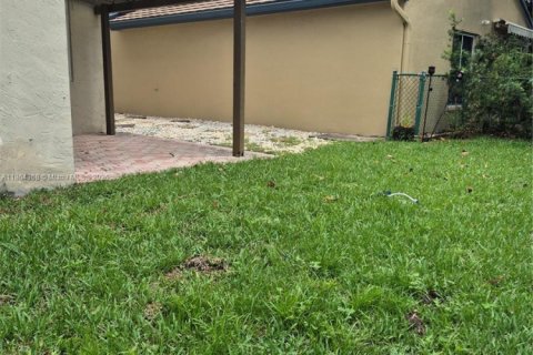 Casa en venta en Pembroke Pines, Florida, 3 dormitorios № 1897409 - foto 16