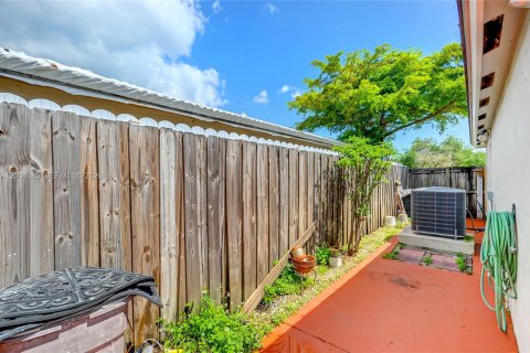 Villa ou maison à vendre à Homestead, Floride: 3 chambres, 117.43 m2 № 2068902 - photo 21