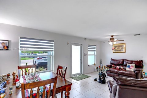 Villa ou maison à vendre à Homestead, Floride: 3 chambres, 117.43 m2 № 2068902 - photo 9