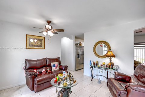 Villa ou maison à vendre à Homestead, Floride: 3 chambres, 117.43 m2 № 2068902 - photo 10