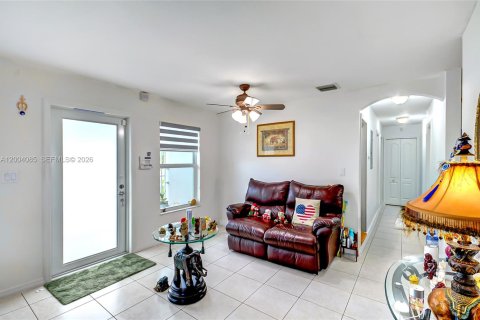 Villa ou maison à vendre à Homestead, Floride: 3 chambres, 117.43 m2 № 2068902 - photo 12