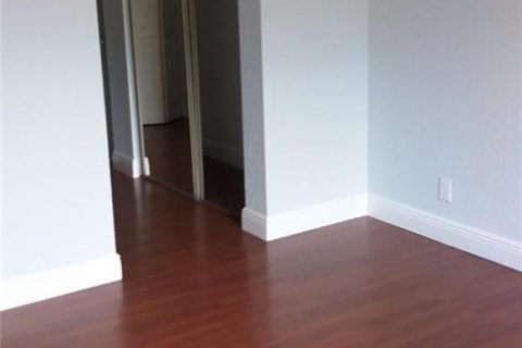 Condo in Coral Springs, Florida, 2 bedrooms  № 2392602 - photo 14