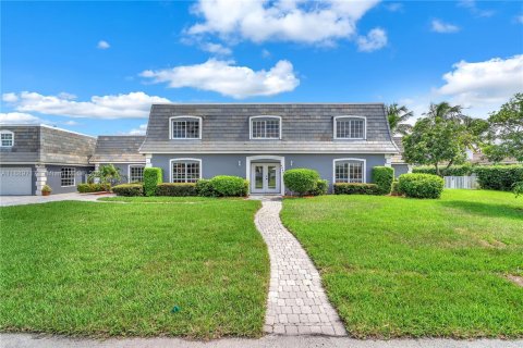 Villa ou maison à vendre à Lighthouse Point, Floride: 7 chambres, 610.83 m2 № 1947746 - photo 2