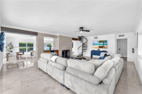 Villa ou maison à vendre à Lighthouse Point, Floride: 7 chambres, 610.83 m2 № 1947746 - photo 24