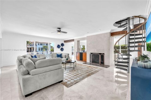 Villa ou maison à vendre à Lighthouse Point, Floride: 7 chambres, 610.83 m2 № 1947746 - photo 21