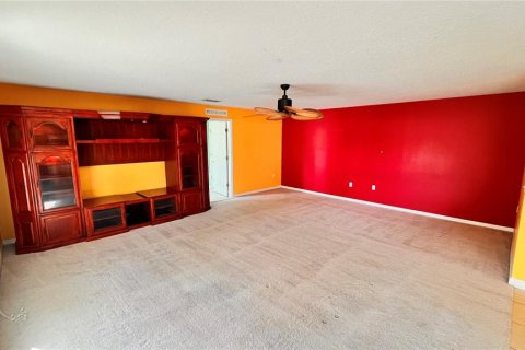 House in Kissimmee, Florida 6 bedrooms, 366.78 sq.m. № 1732803 - photo 12