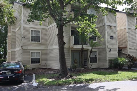 Condo in Orlando, Florida, 2 bedrooms  № 2112253 - photo 2