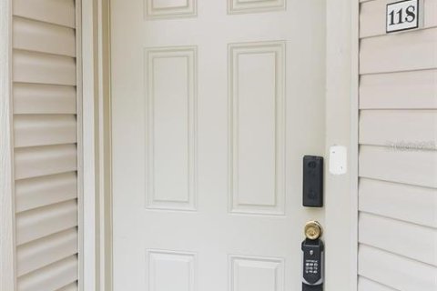 Condo in Orlando, Florida, 2 bedrooms  № 2112253 - photo 3