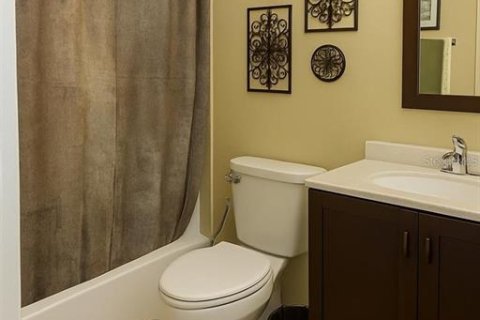 Condo in Orlando, Florida, 2 bedrooms  № 2112253 - photo 15
