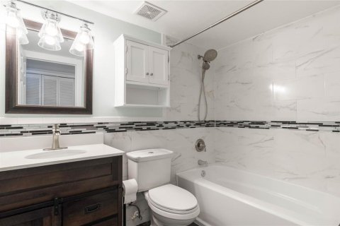 Condo in Winter Park, Florida, 2 bedrooms  № 1528601 - photo 5
