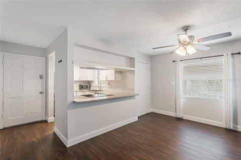 Condo in Winter Park, Florida, 2 bedrooms  № 1528601 - photo 7