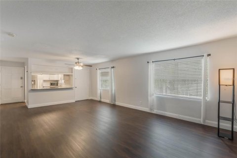 Condo in Winter Park, Florida, 2 bedrooms  № 1528601 - photo 6