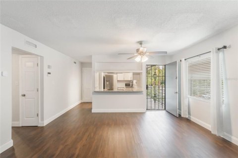 Condo in Winter Park, Florida, 2 bedrooms  № 1528601 - photo 3
