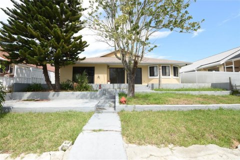 Casa en alquiler en Palm Coast, Florida, 3 dormitorios, 202.71 m2 № 1846644 - foto 4