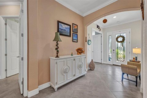 House in Port Charlotte, Florida 5 bedrooms, 277.78 sq.m. № 1882806 - photo 8