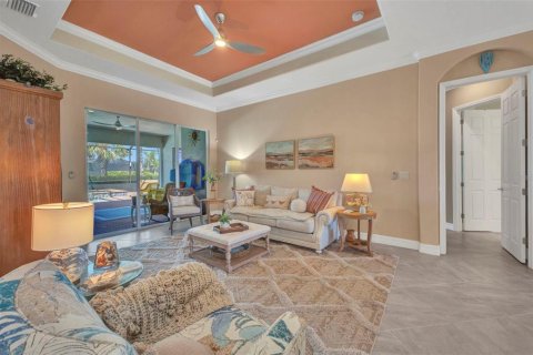 House in Port Charlotte, Florida 5 bedrooms, 277.78 sq.m. № 1882806 - photo 13