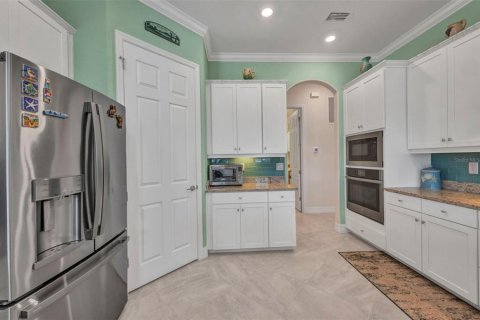 House in Port Charlotte, Florida 5 bedrooms, 277.78 sq.m. № 1882806 - photo 22