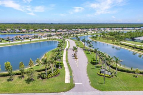 House in Port Charlotte, Florida 5 bedrooms, 277.78 sq.m. № 1882806 - photo 4