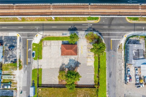 Immobilier commercial à vendre à Miami, Floride № 2002532 - photo 4