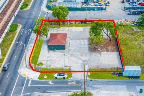 Immobilier commercial à vendre à Miami, Floride № 2002532 - photo 18