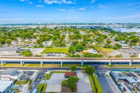 Immobilier commercial à vendre à Miami, Floride № 2002532 - photo 3