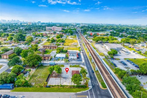 Immobilier commercial à vendre à Miami, Floride № 2002532 - photo 7