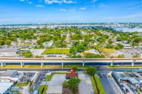 Immobilier commercial à vendre à Miami, Floride № 2002532 - photo 5