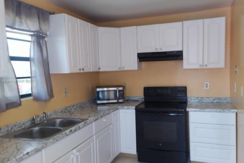 Купить виллу или дом в Холливуд, Флорида 3 спальни, 133.31м2, № 1923402 - фото 21