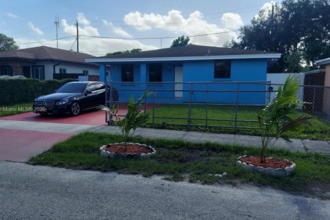 Купить виллу или дом в Холливуд, Флорида 3 спальни, 133.31м2, № 1923402 - фото 1