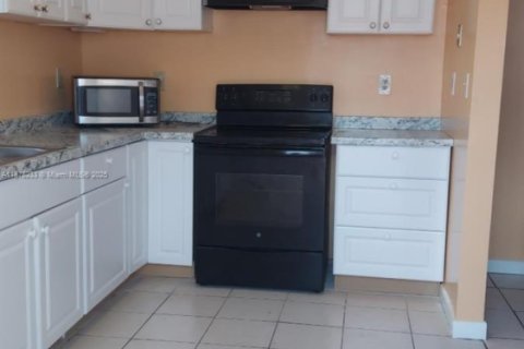 Купить виллу или дом в Холливуд, Флорида 3 спальни, 133.31м2, № 1923402 - фото 22