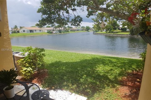 Copropriété à vendre à Tamarac, Floride: 2 chambres, 91.42 m2 № 2010486 - photo 19